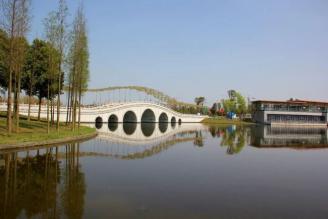 雍湖公园石桥.jpg